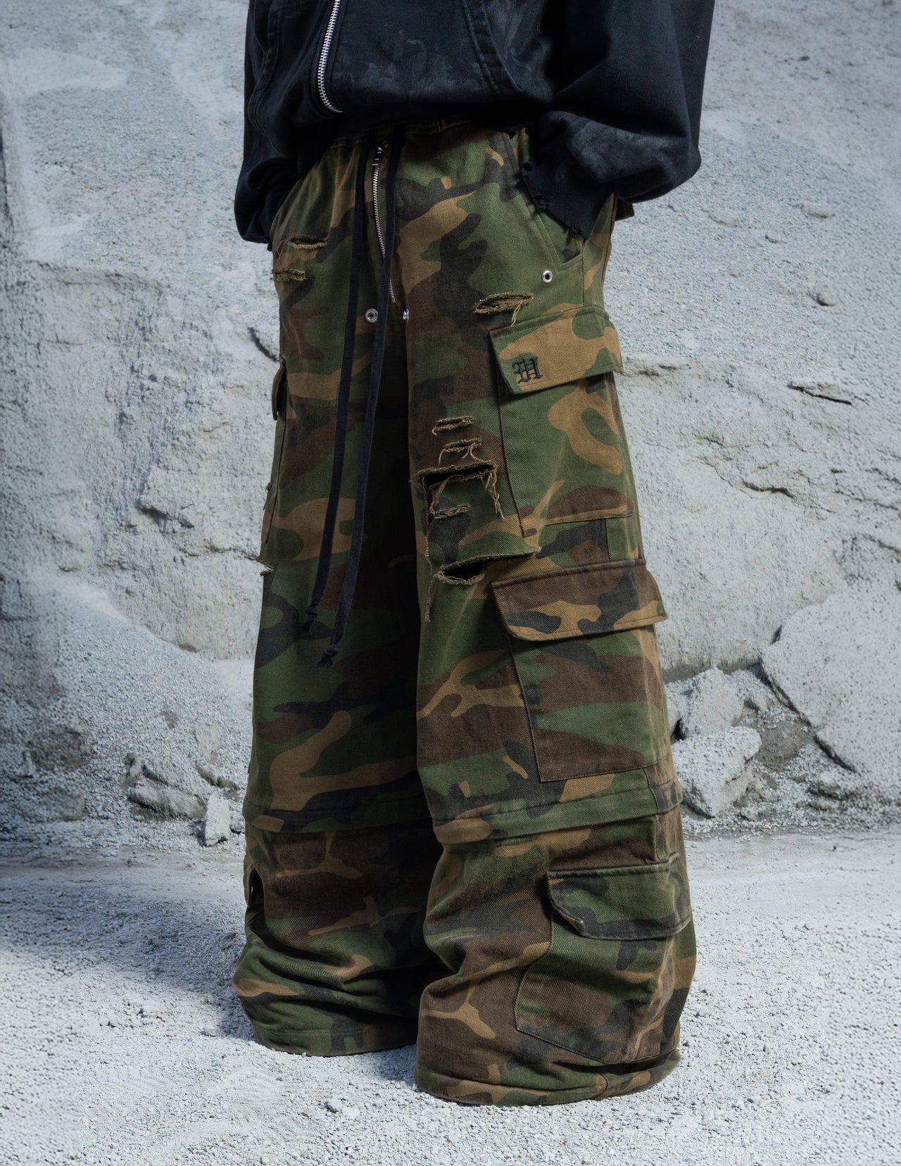 TRANSFORMER CAMO CARGO PANTS