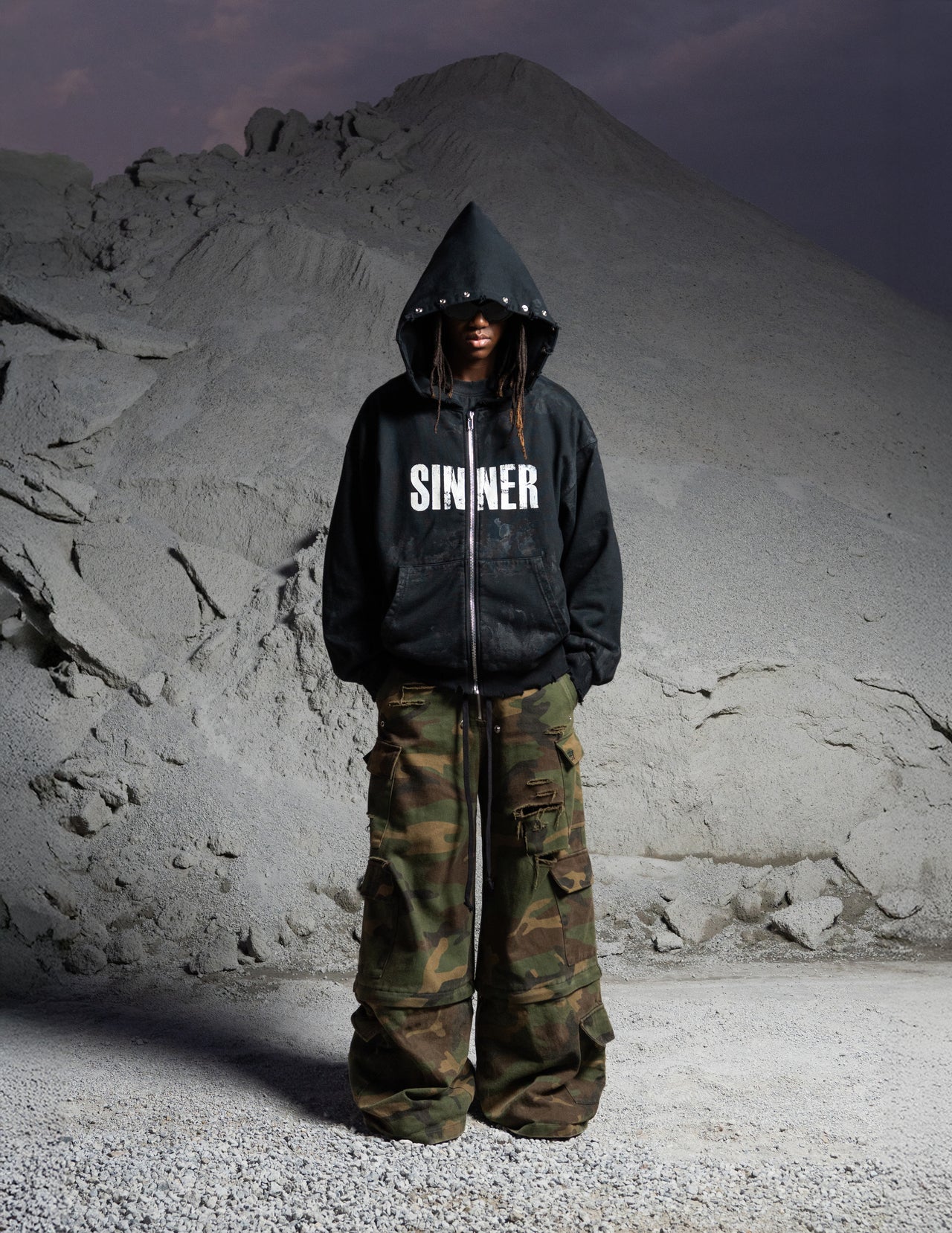 SINNER ZIP-UP HOODIE