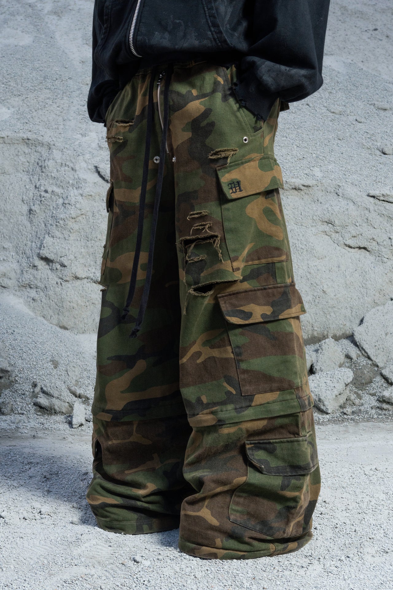 TRANSFORMER CAMO CARGO PANTS